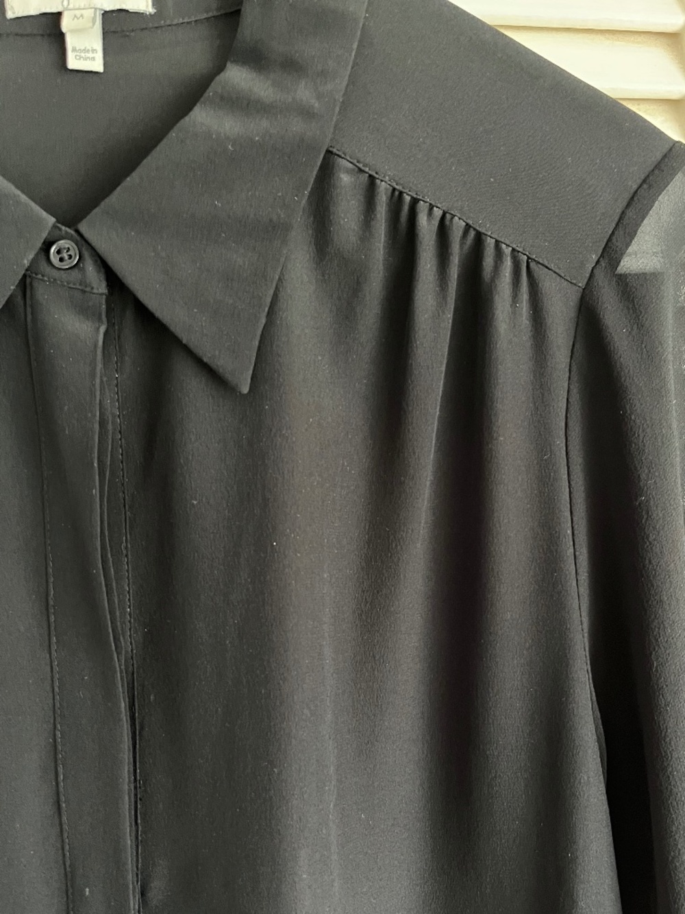 Joie Black Silk Flowy Blouse Size Medium - Picture 4 of 8